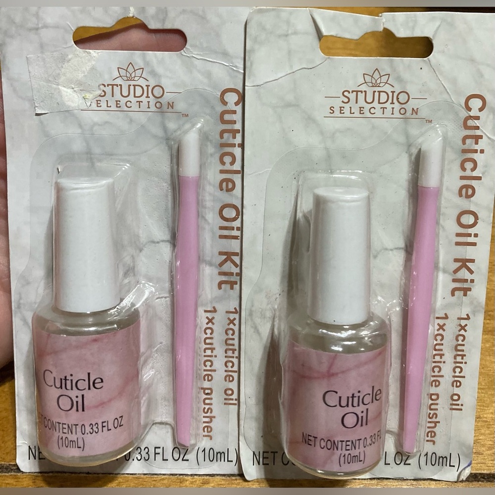 NWT Studio Selection Cuticle Oil Kit with Pink Pusher (set of 2)